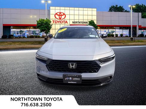 Used 2023 Honda Accord Sport image 3