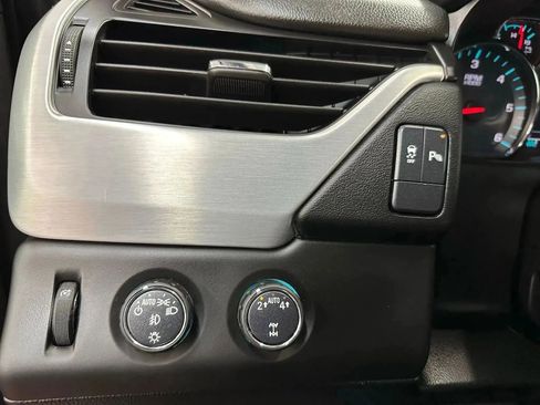 Used 2019 GMC Yukon XL SLE AWD/4WD image 21