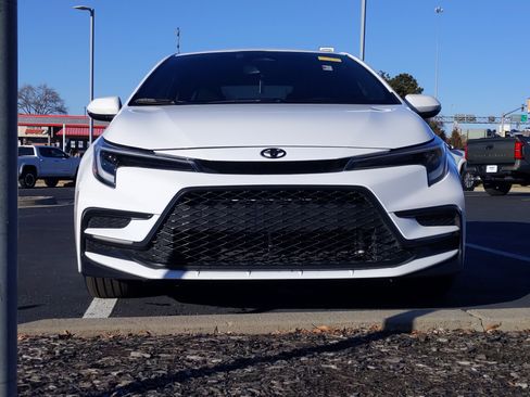 Certified 2024 Toyota Corolla SE image 3