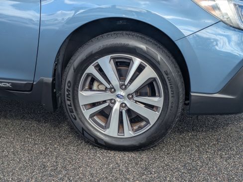 Used 2018 Subaru Outback 3.6R Limited w/ 50th Anniversary Edition image 11