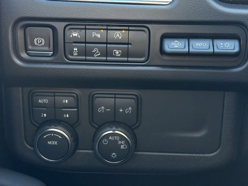 Certified 2024 Chevrolet Suburban High Country image 32