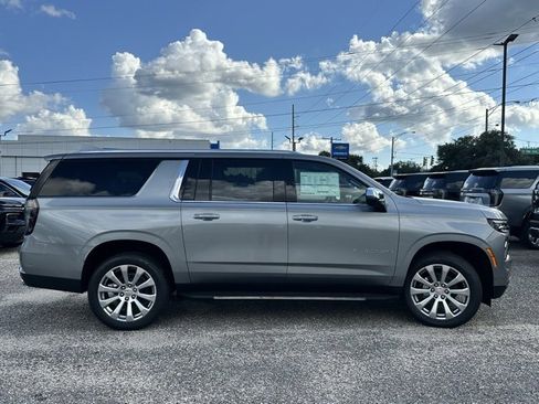 New 2025 Chevrolet Suburban Premier image 16
