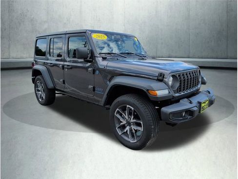 Used 2025 Jeep Wrangler Unlimited Sport S 4xe w/ Convenience Group AWD/4WD image 9