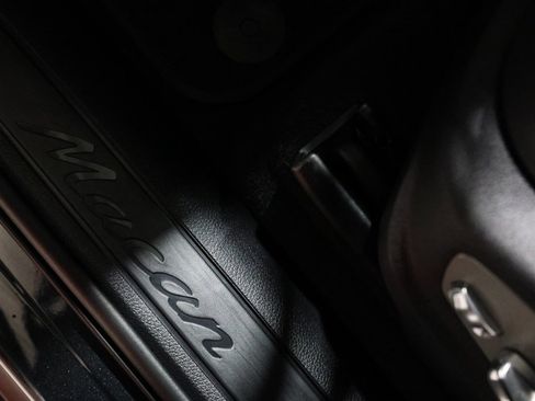 Used 2023 Porsche Macan image 61