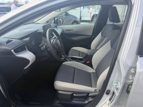 Used 2024 Toyota Corolla LE FWD image 2