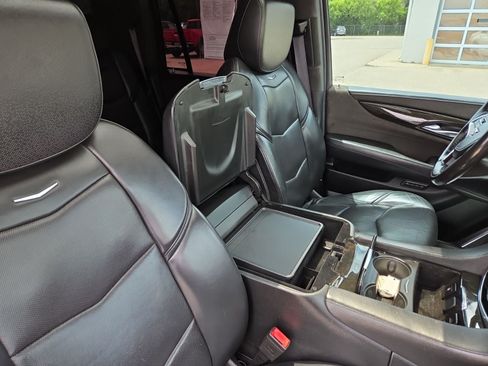 Used 2017 Cadillac Escalade Platinum AWD/4WD image 34