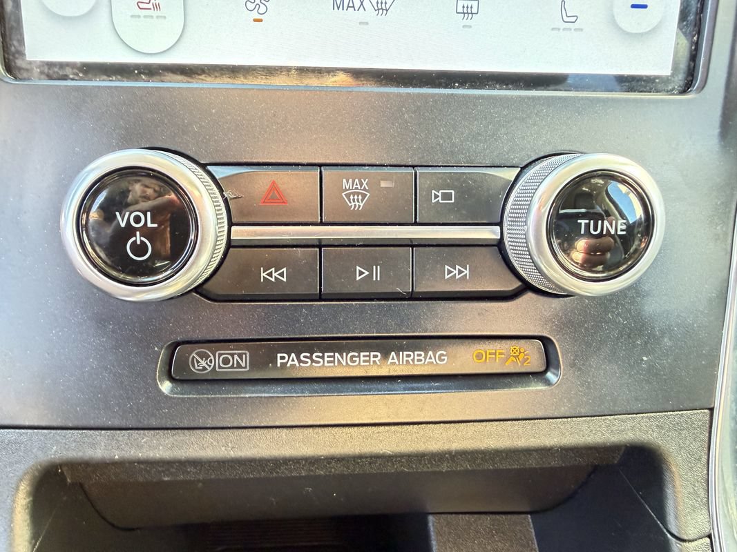 Used 2022 Ford Edge Titanium AWD/4WD image 26