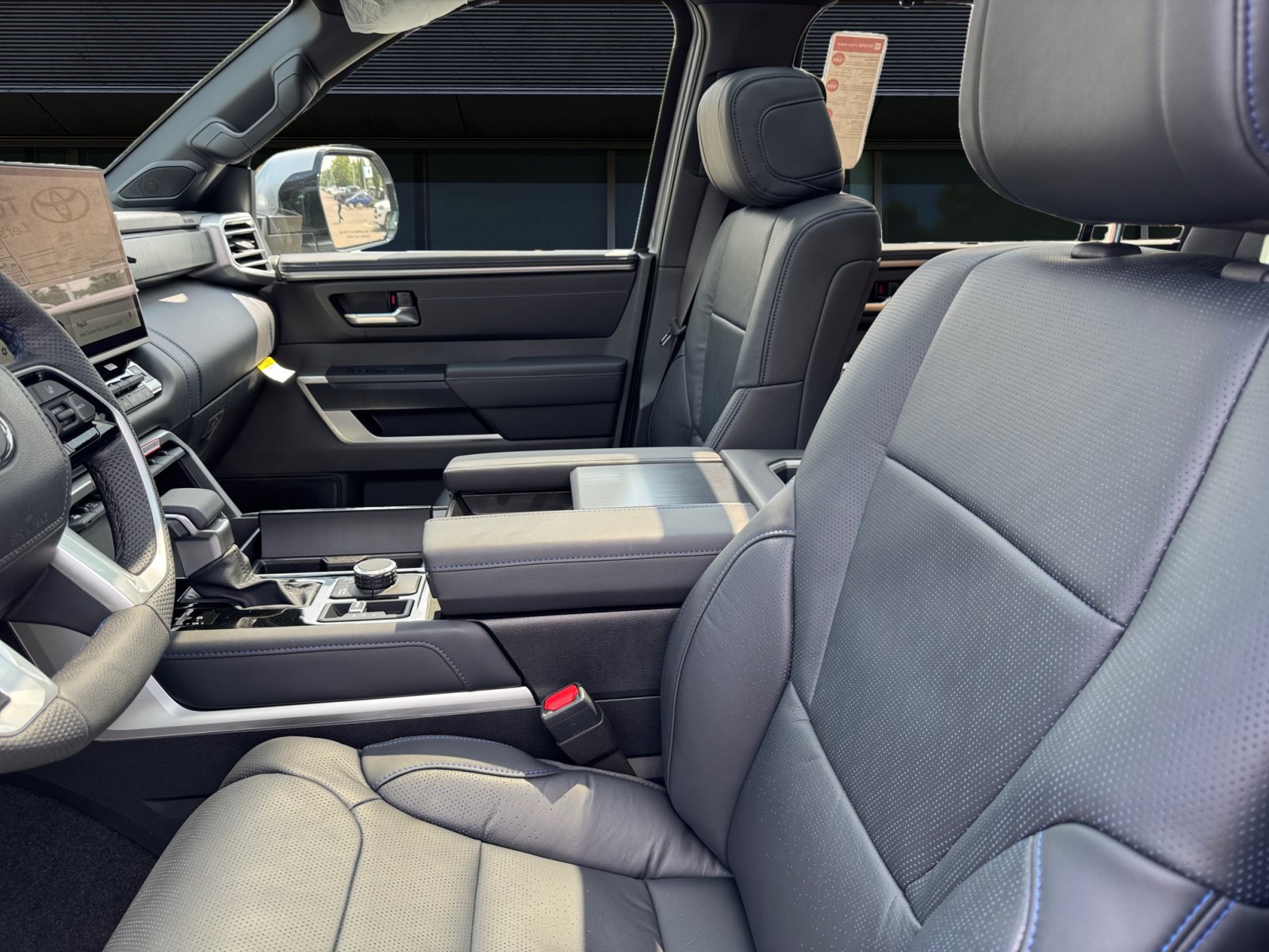 Used 2025 Toyota Sequoia Platinum AWD/4WD image 2