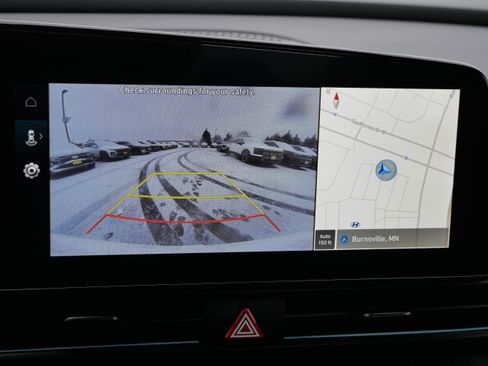 Certified 2025 Hyundai Elantra SEL image 35