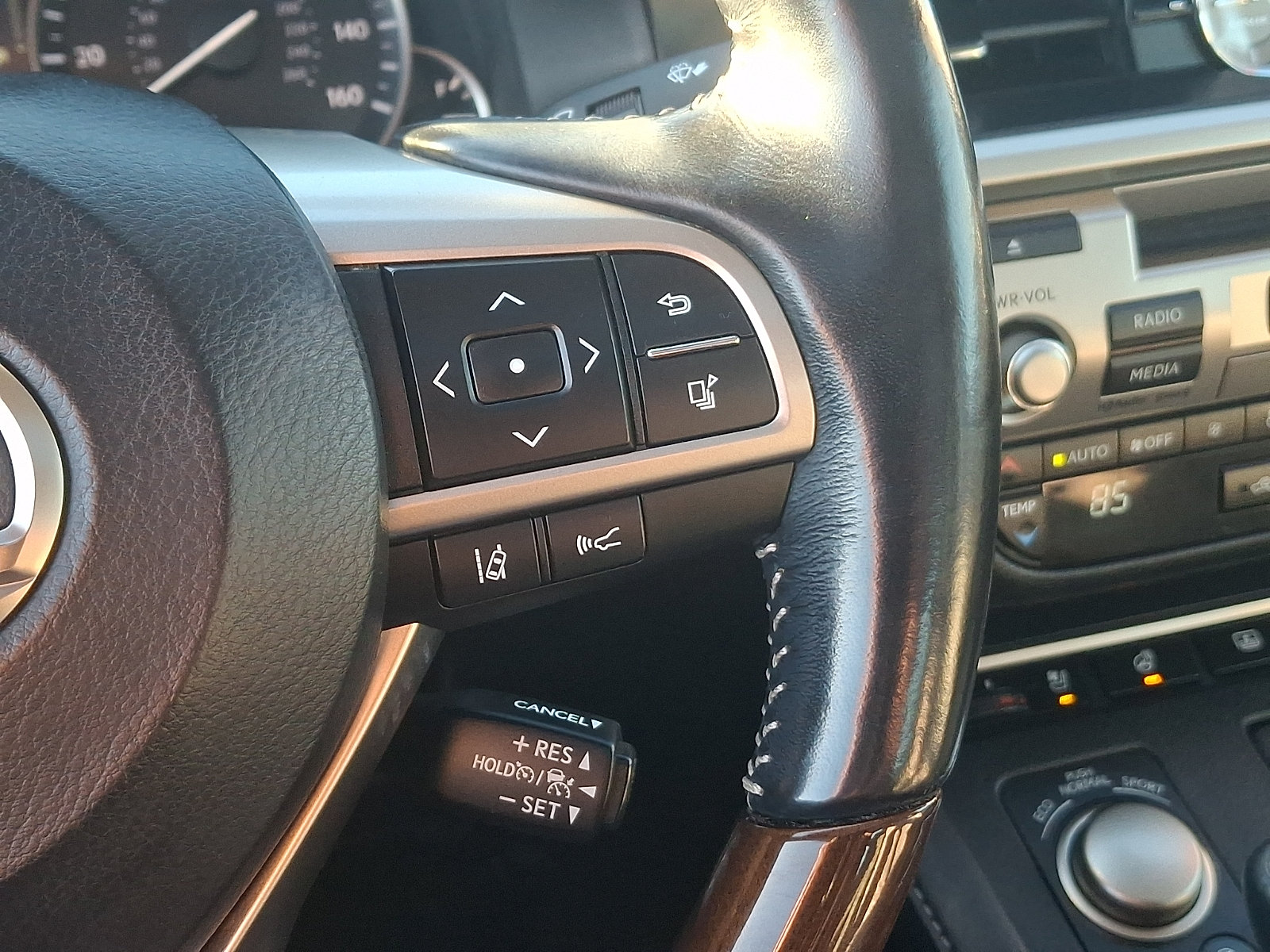 Used 2016 Lexus ES 350 w/ Luxury Package w/Wood Trim FWD image 24