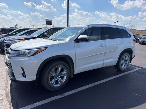 Used 2019 Toyota Highlander Limited w/ Protection Package #3 image 4