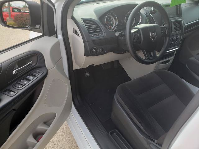 Used 2018 Dodge Grand Caravan SE w/ UConnect Hands-Free Group FWD image 10