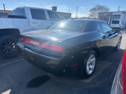 Used 2013 Dodge Challenger SXT Plus image 4