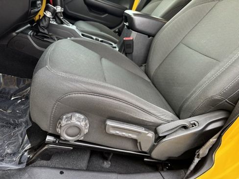 Used 2019 Jeep Wrangler Unlimited Sport S image 8