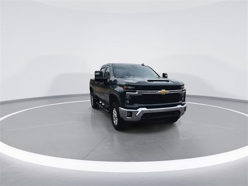Used 2025 Chevrolet Silverado 2500 LT w/ Convenience Package image 3