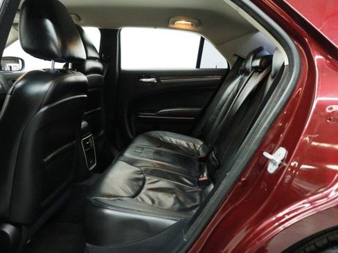 Used 2017 Chrysler 300 Limited RWD image 27