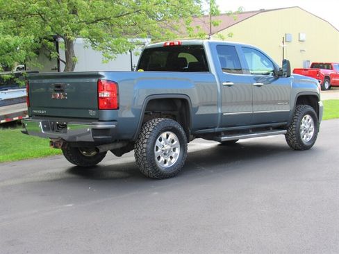 Used 2015 GMC Sierra 2500 SLE w/ SLE Preferred Package AWD/4WD image 5
