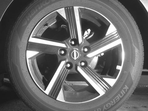 Used 2025 Nissan Sentra SV FWD image 14