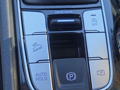 Certified 2025 Hyundai Tucson SE FWD image 17