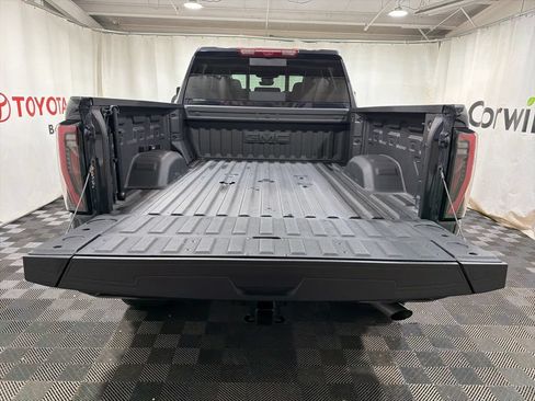 Used 2025 GMC Sierra 2500 AT4X AWD/4WD image 16