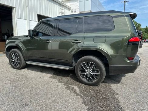 Used 2025 Lexus GX 550 w/ Accessory Package (Z1) AWD/4WD image 3