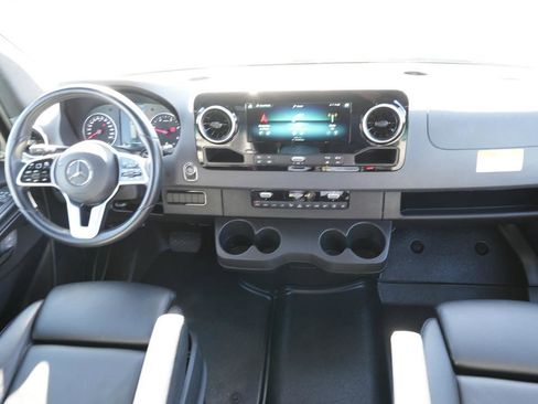 Used 2024 Mercedes-Benz Sprinter 2500 image 13