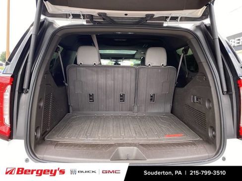 Used 2022 GMC Yukon XL SLT w/ SLT Premium Package AWD/4WD image 30
