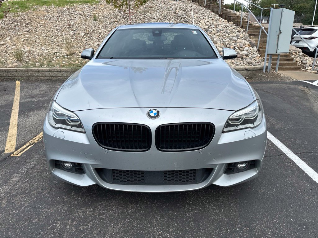 Used 2016 BMW 550i xDrive Sedan AWD/4WD image 2