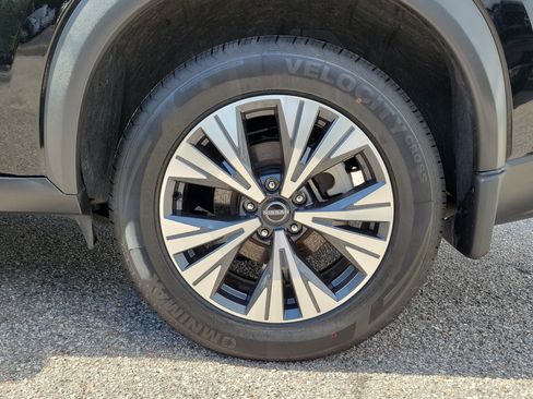 Certified 2023 Nissan Rogue SV FWD image 9