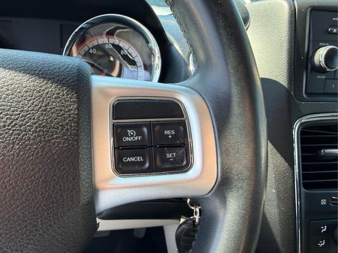 Used 2014 Dodge Grand Caravan American Value Package w/ UConnect Hands-Free Group FWD image 23