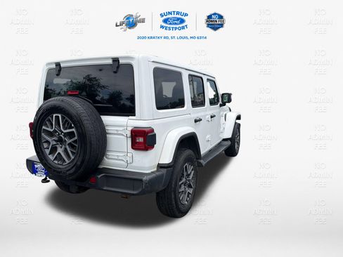 Used 2024 Jeep Wrangler Unlimited Sahara AWD/4WD image 4