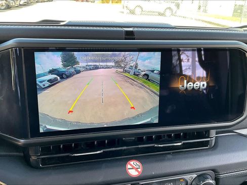 Used 2024 Jeep Wrangler Unlimited Rubicon image 24