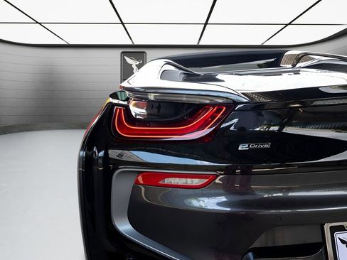 Used 2019 BMW i8 Roadster AWD/4WD image 19