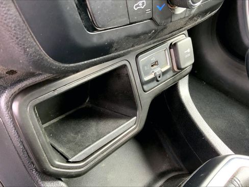 Used 2020 Jeep Renegade Sport image 32