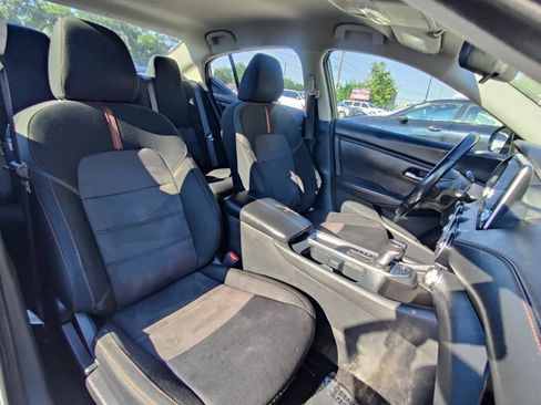Used 2023 Nissan Sentra SR w/ Midnight Edition Package FWD image 21
