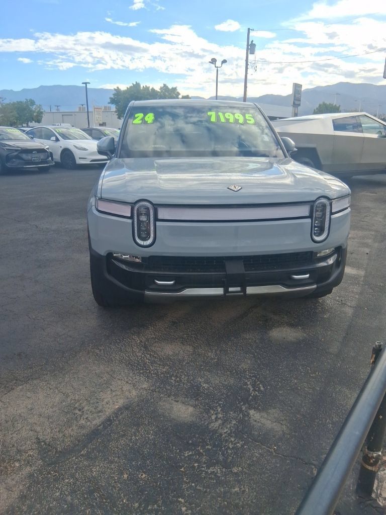 Used 2024 Rivian R1T Adventure Dual AWD/4WD image 1