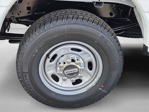New 2026 Ford F250 XL w/ XL Chrome Package image 10