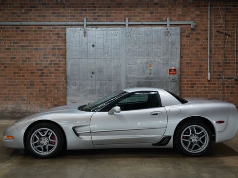 Used 2002 Chevrolet Corvette Z06 w/ Memory Pkg image 1