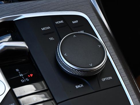 Certified 2025 BMW 330i Sedan image 18