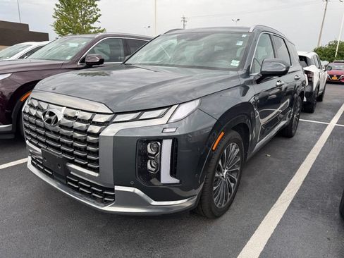 Used 2023 Hyundai Palisade Calligraphy w/ Cargo Package AWD/4WD image 3