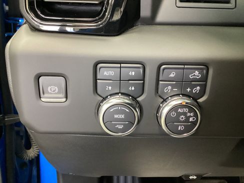 Used 2024 GMC Sierra 1500 AT4 w/ AT4 Premium Package AWD/4WD image 21