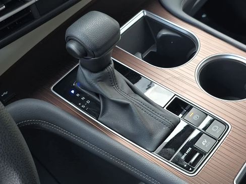 Used 2024 Toyota Sienna LE image 24