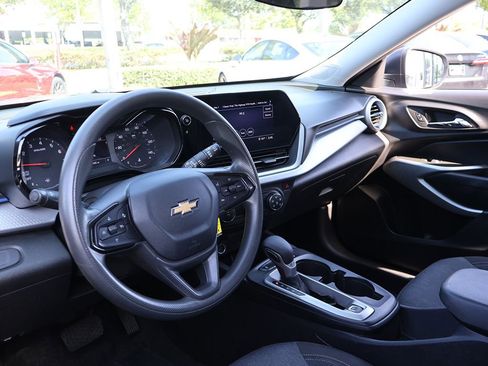 Used 2024 Chevrolet Trax LS w/ Driver Confidence Package FWD image 23