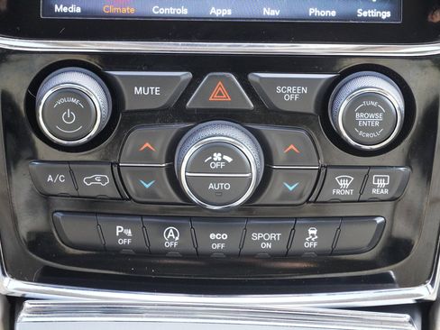 Used 2020 Jeep Grand Cherokee Limited image 32