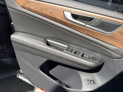 New 2026 Volkswagen Atlas SE FWD image 23