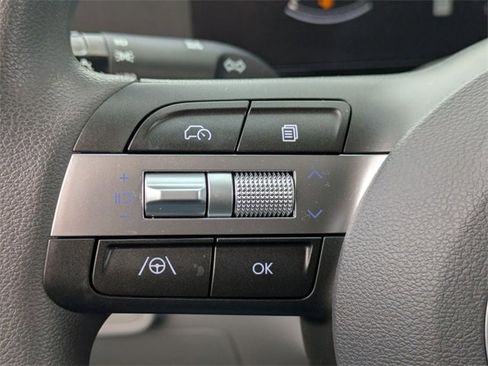 Certified 2024 Hyundai Kona SE image 18