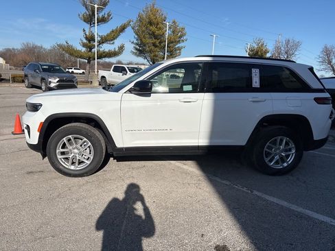 New 2026 Jeep Grand Cherokee Laredo X AWD/4WD image 17