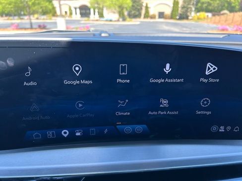 Used 2023 Cadillac Lyriq 2WD image 33