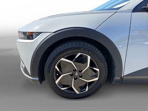 Certified 2024 Hyundai Ioniq 5 SEL RWD image 9