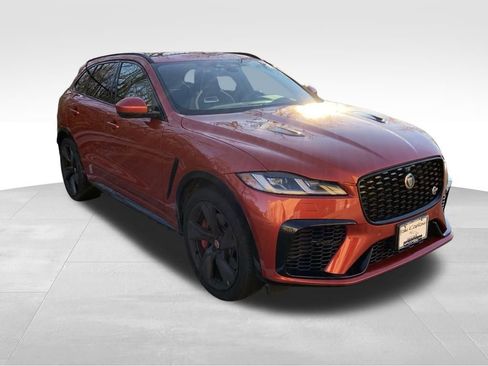 Certified 2022 Jaguar F-PACE SVR image 3